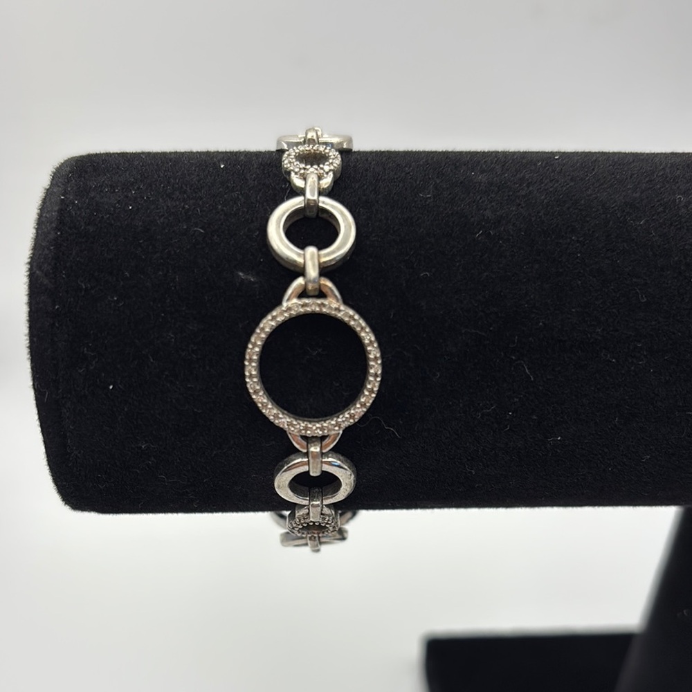 Silver Diamond Chip Circular Chain Bracelet Timeless Design